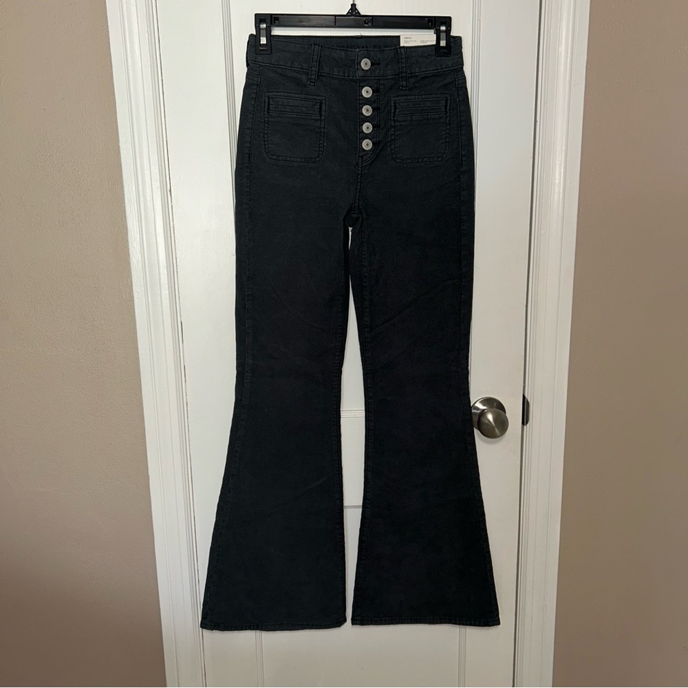 American Eagle Outfitters Super Hi-Rise Flare corduroy Jeans‎